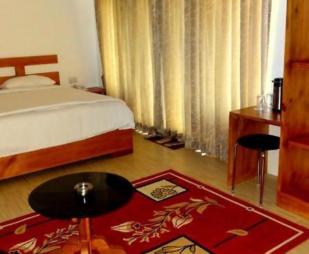 Mount N Mist Hotel ناينيتال المظهر الخارجي الصورة